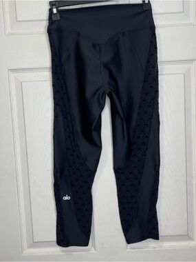 ALO Yoga Airlift Mesh High-Waist Celeste Capri In Black SIze Small